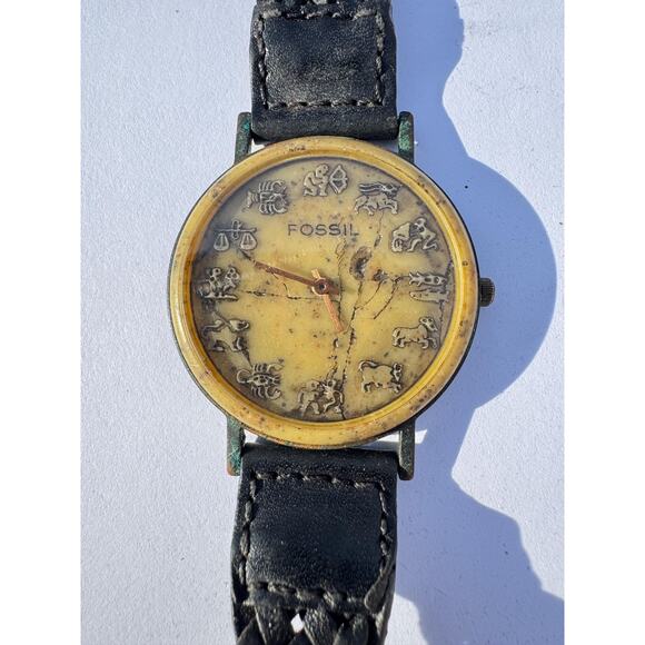Vintage Fossil Pictographs Watch Zodiac Signs RARE - REPAIR PARTS - Picture 3 of 8